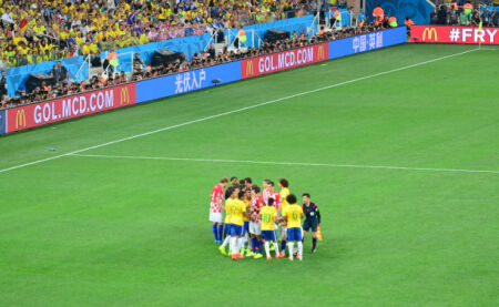 以高位持球 以高位持球